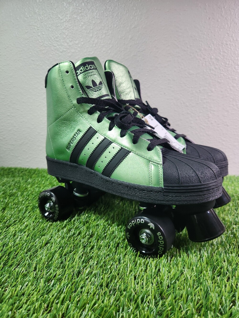 Adidas Superstar 82 Roller Skates Metallic Green Men Size 10.5 JS4042 MSRP $200 - Picture 13 of 13